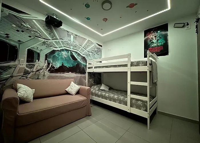 Anuli & & Family - & Malaga פואנגירולה