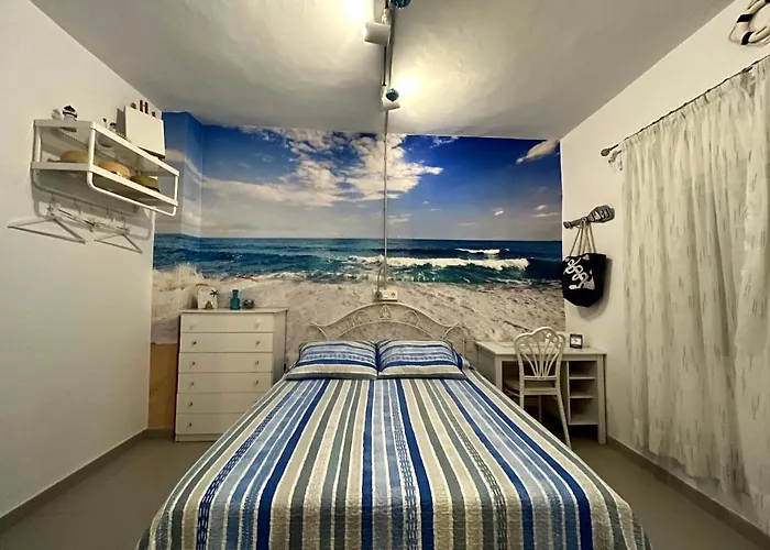 Anuli & & Family - & Malaga פואנגירולה