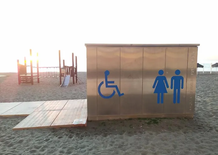 Anuli & & Family - & Malaga פואנגירולה