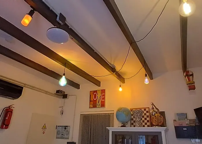 Anuli & & Family - & Malaga פואנגירולה